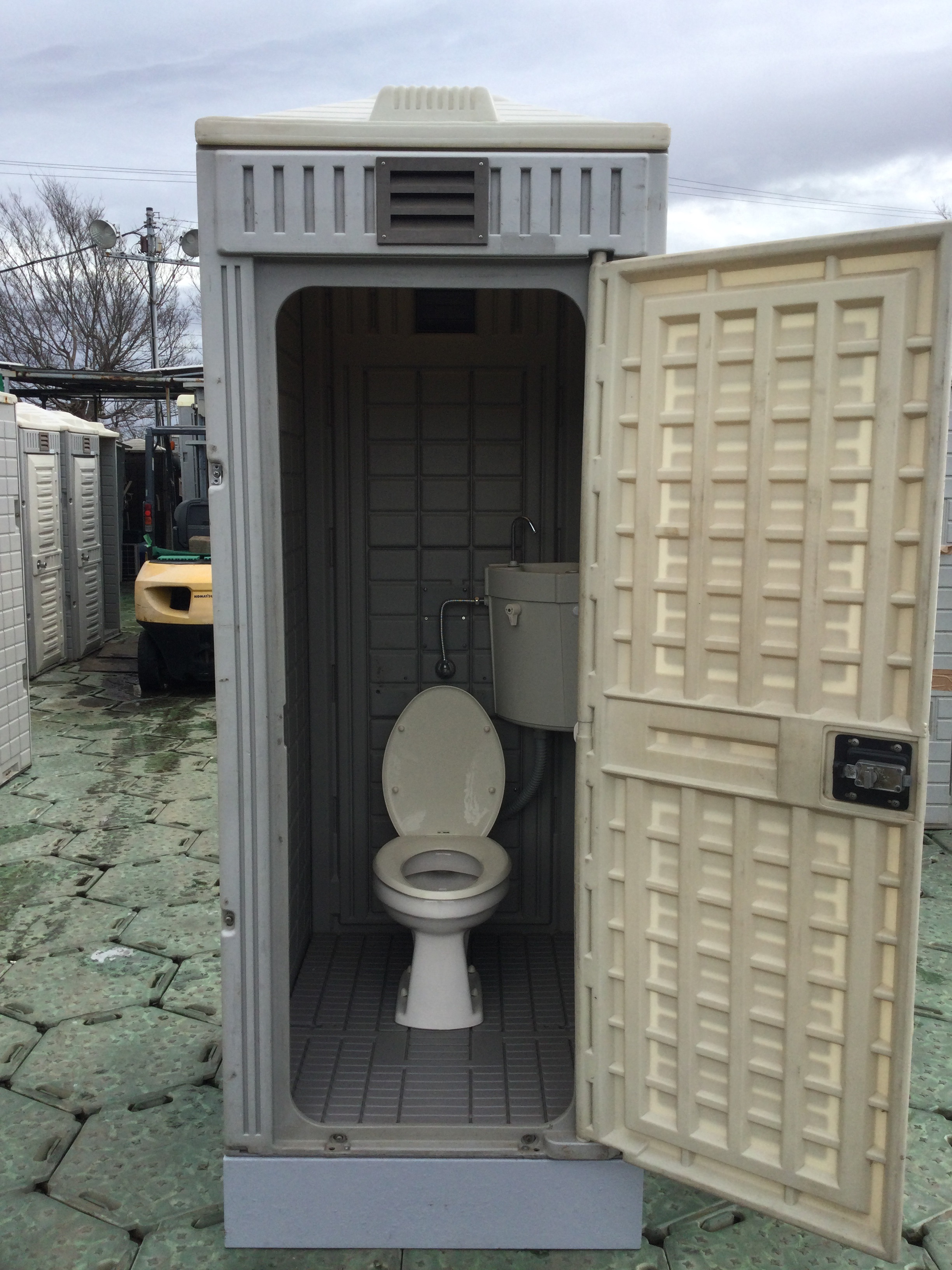 中古【仮設トイレ】中古 本水洗トイレ 洋式 水道直結型 衛生的「あっと