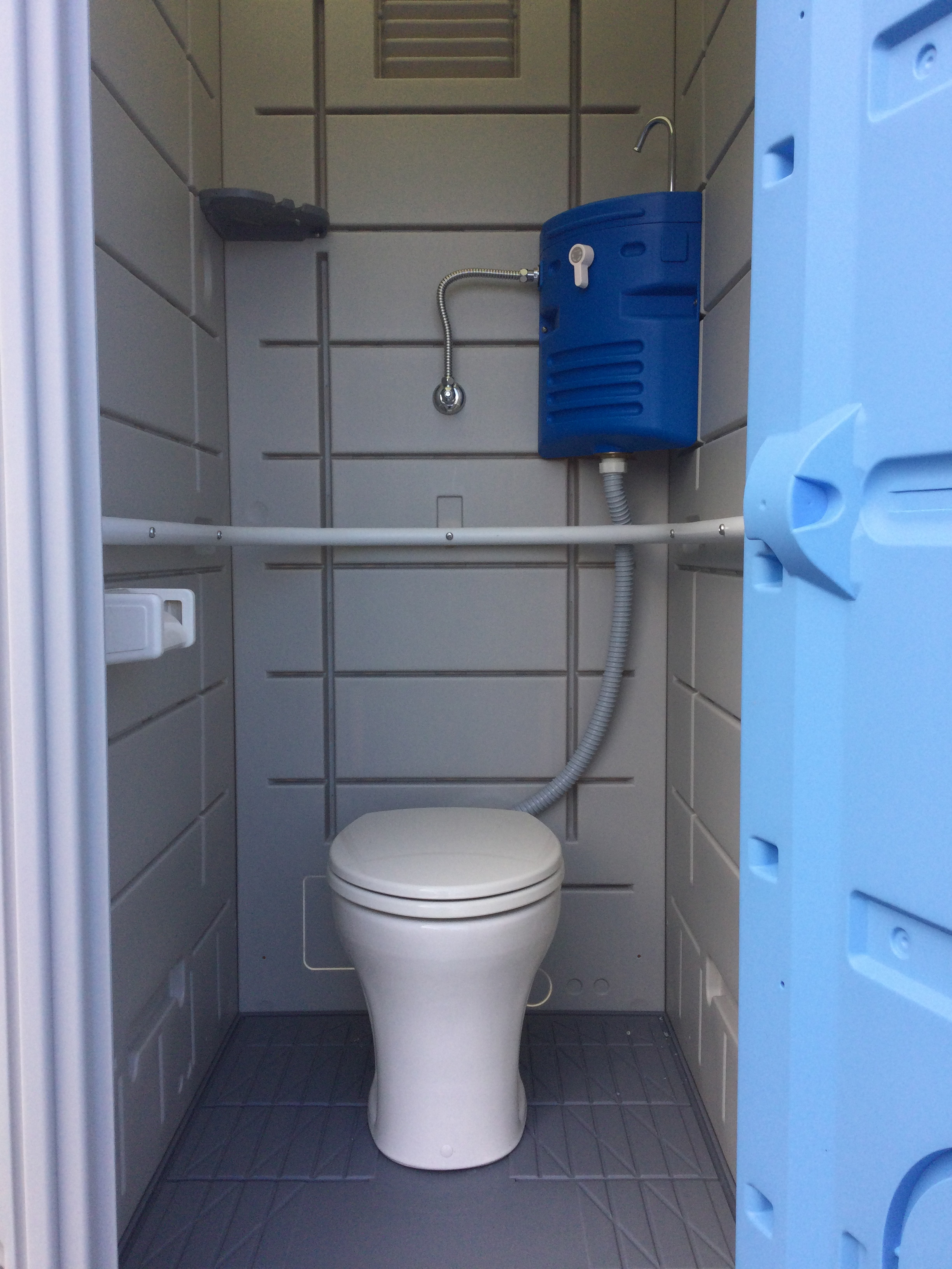 ー品販売 仮設トイレ ハウス コンテナ 建設資材ストア新品 洋式簡易水洗トイレ 陶器便器 ポンプ式 給排水工事不要