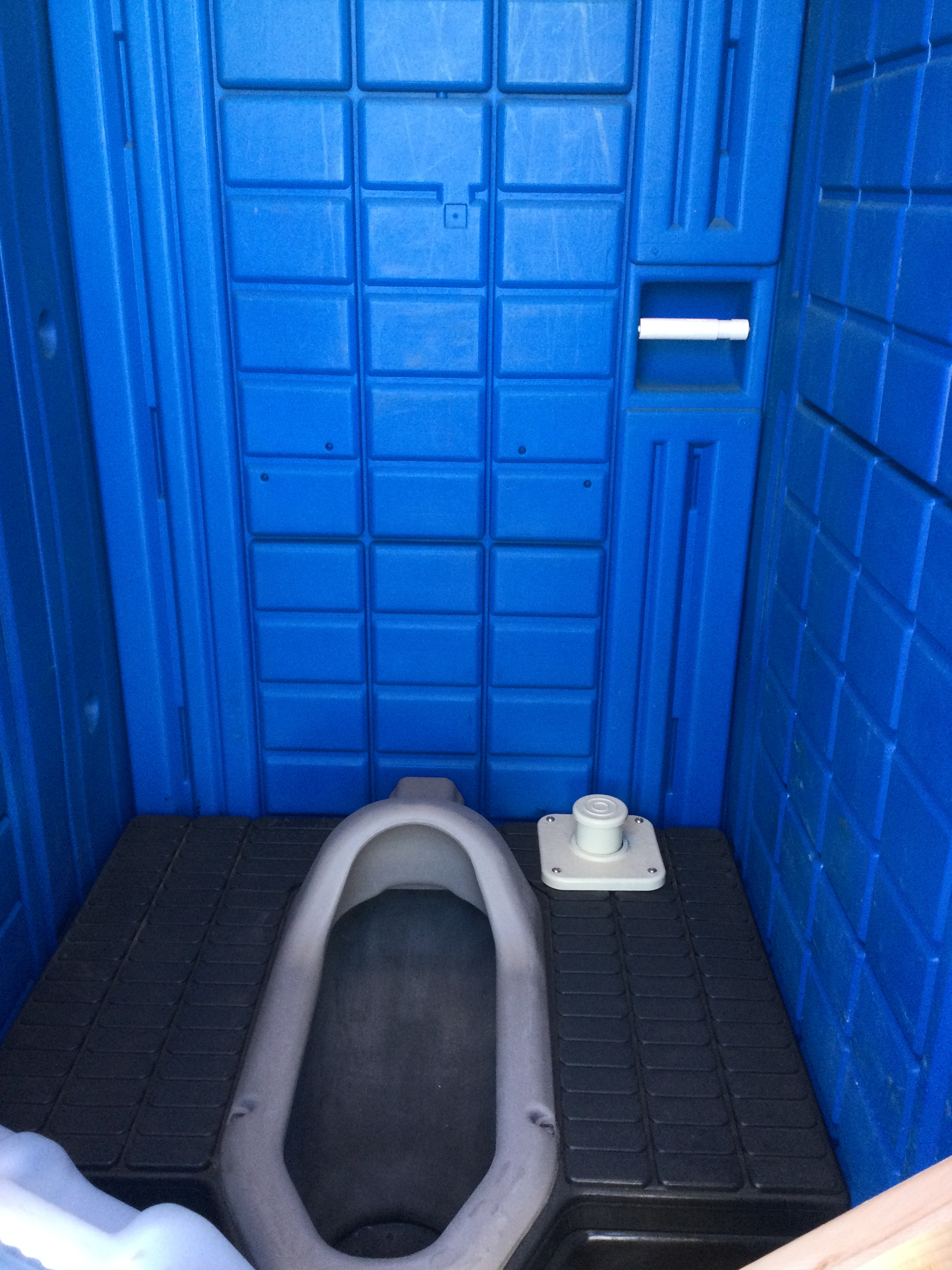 仮設トイレ 中古 2棟＊1棟扉難有 簡易水洗 長期放置品 高松市西部現地 