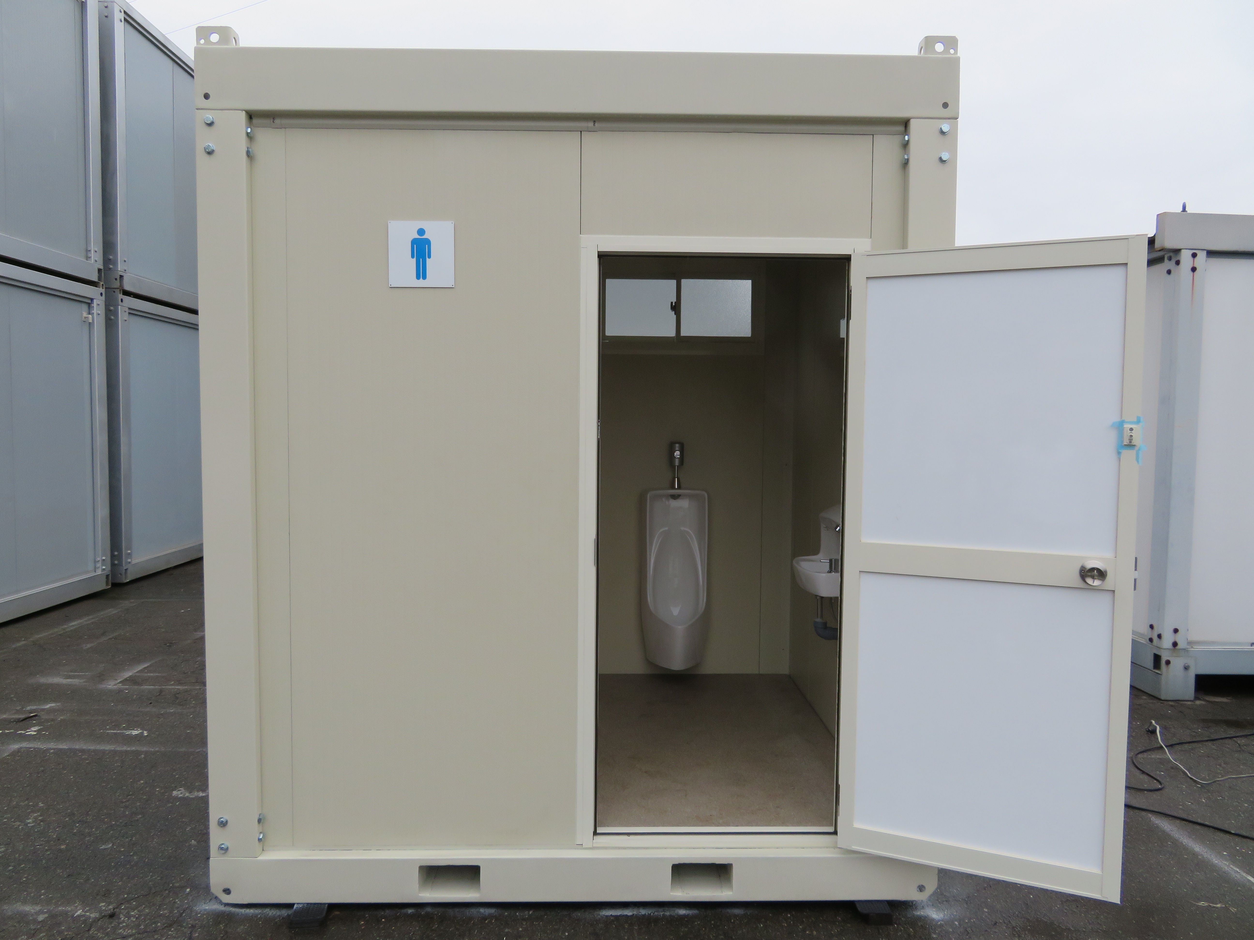 新品【仮設トイレ】箱型（水洗・洋式)／ユニットハウス型トイレ（1.4坪・2.8畳）「あっとハウス」